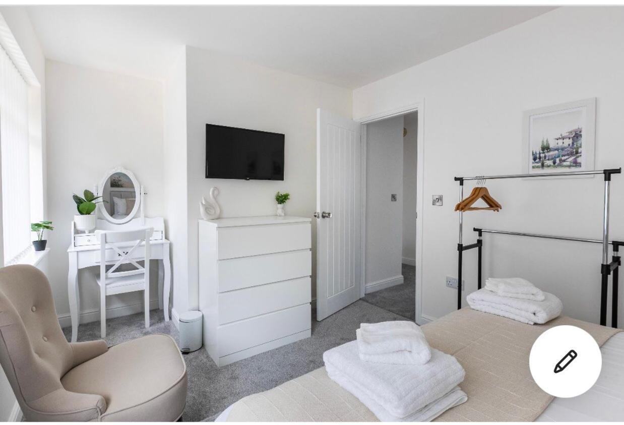 Seaside Home, Sleeps Ten, Newly Renovated * Margate