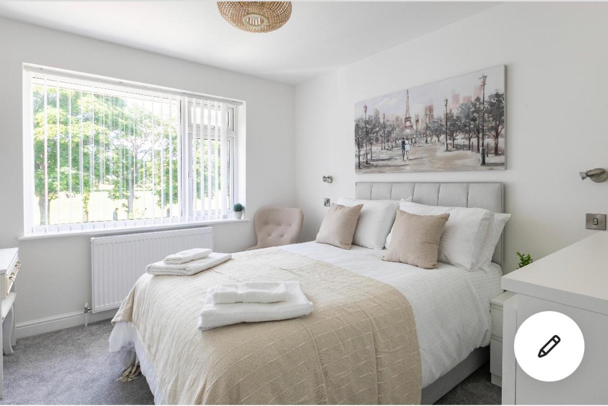 Seaside Home, Sleeps Ten, Newly Renovated